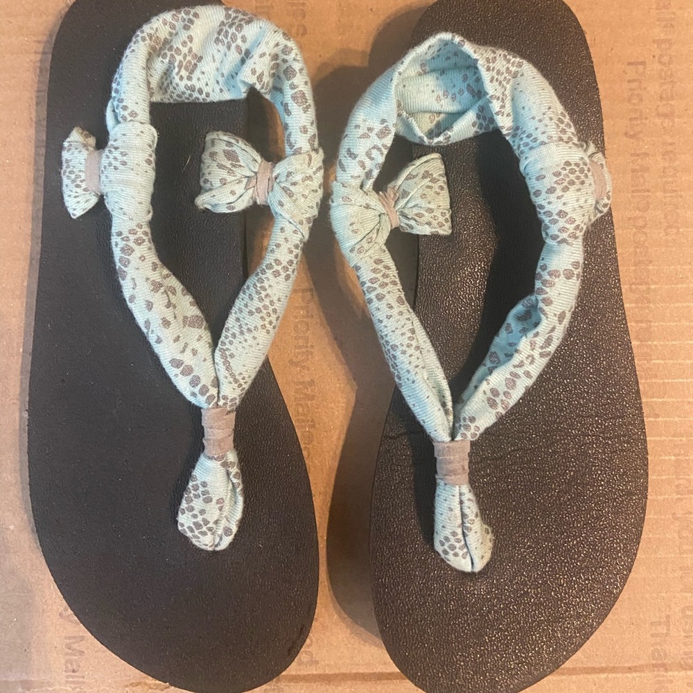 Sanyo sandals